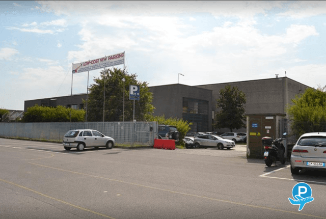 LowCost New Parking - Grassobbio (BG), Via Orio al Serio, 29 (disabled) 4